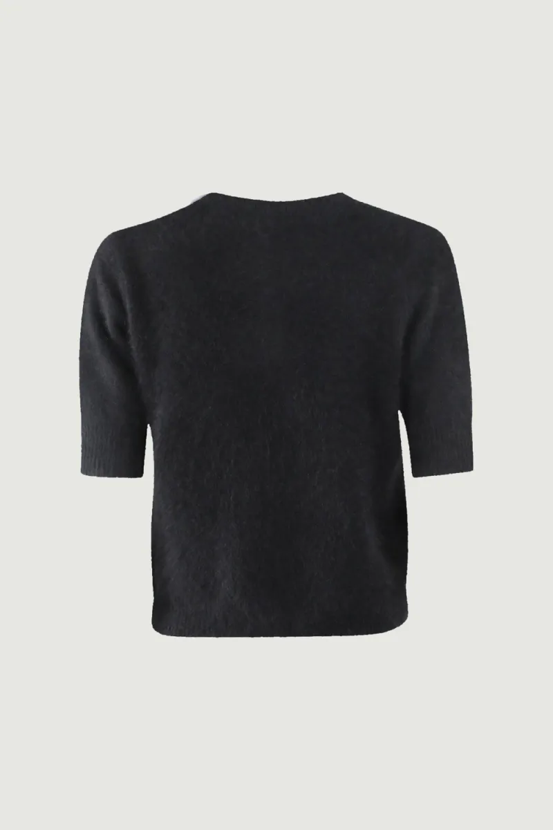 Rocca, Black