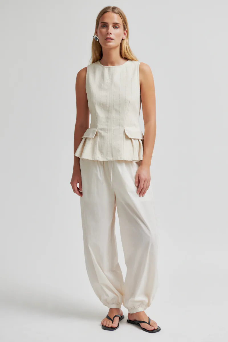 Avida Trousers, Eggnog