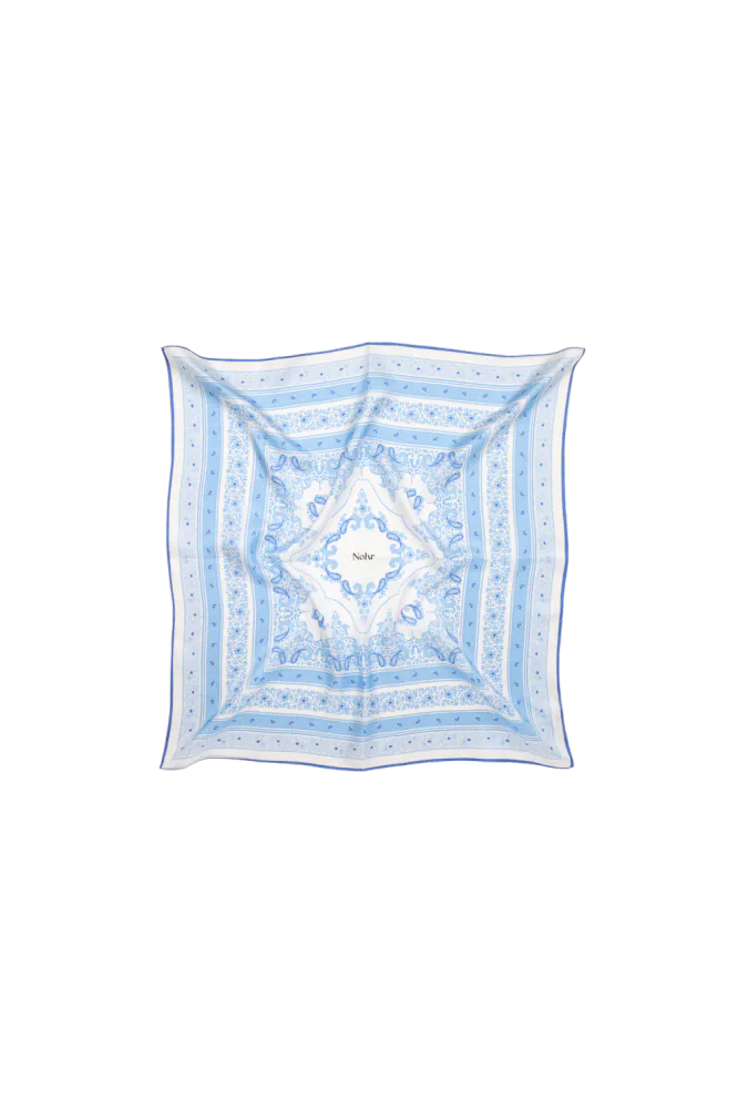 Lou Silkeskjerf 55 x 55 cm, Lys blå