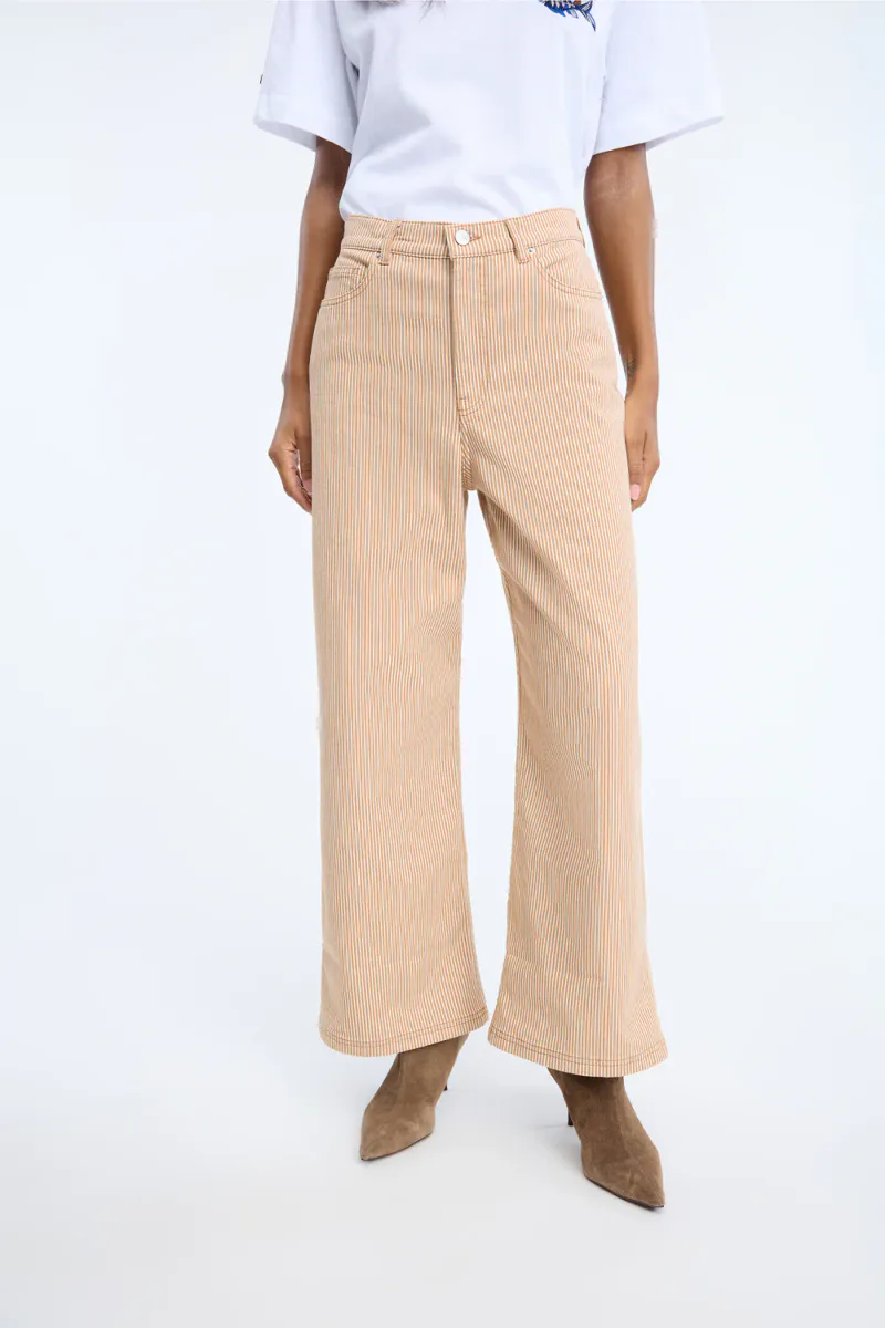 Navona, Stripe Camel