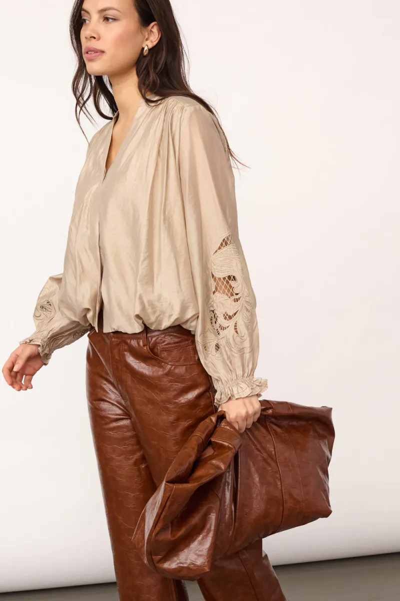 Delin Balloon Emb Shirt, Mink
