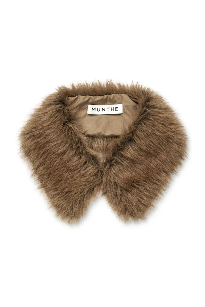 Vodkim Collar, Camel