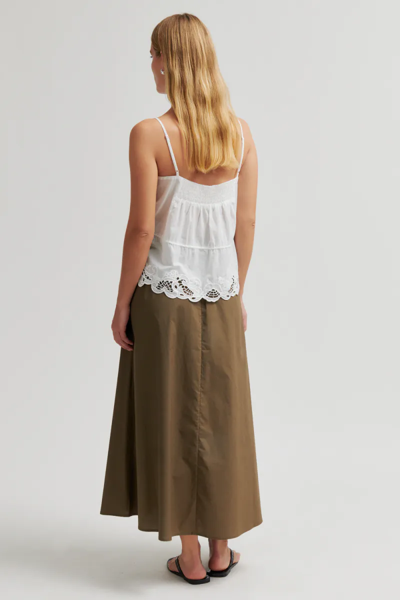 Alisa Skirt, Canteen